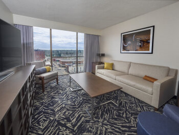 Jamestown Doubletree Suite Living Room