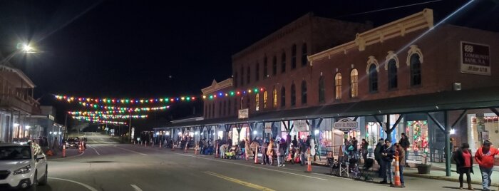 Sherman crowd on street at night