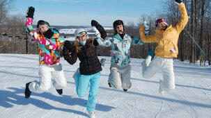 Skiing-PeeknPeakResort-LR