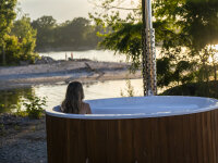 Hideaway Bay hot tub web