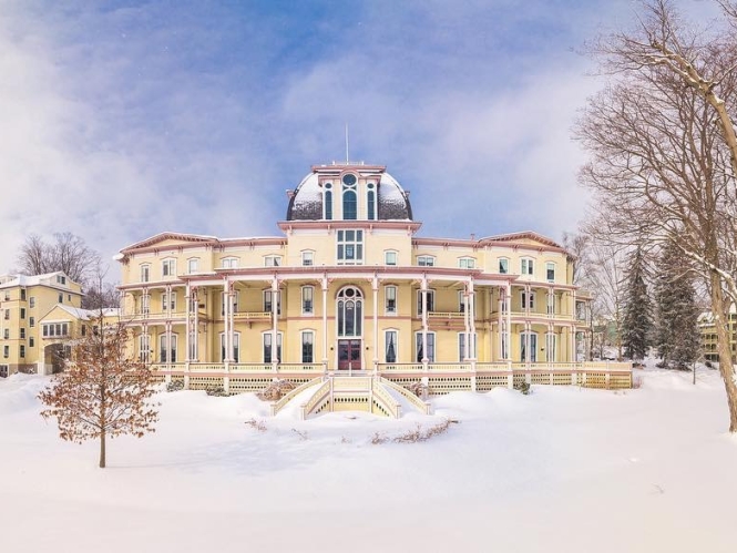 The Athenaeum Hotel at Chautauqua Institution with a fresh snowfall