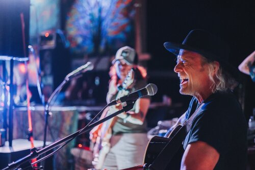 Laura & Logan of Lenny & the Landshark