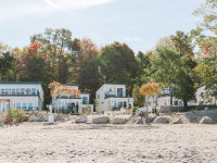 Hideaway Bay Resort cottages and beach web