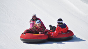 Snow-Tubing-PeeknPeak-LR