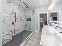White Inn bathroom