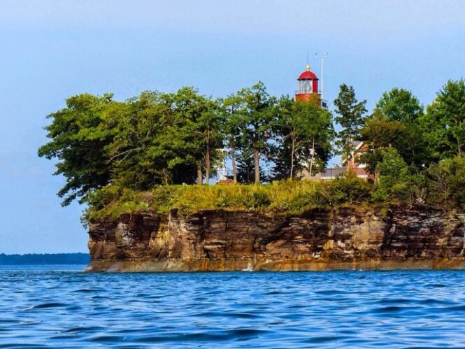 Dunkirk Lighthouse by @nobembergale