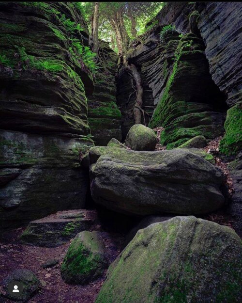 Scenic view of Panama Rocks Scenic Park featuring large rock formations