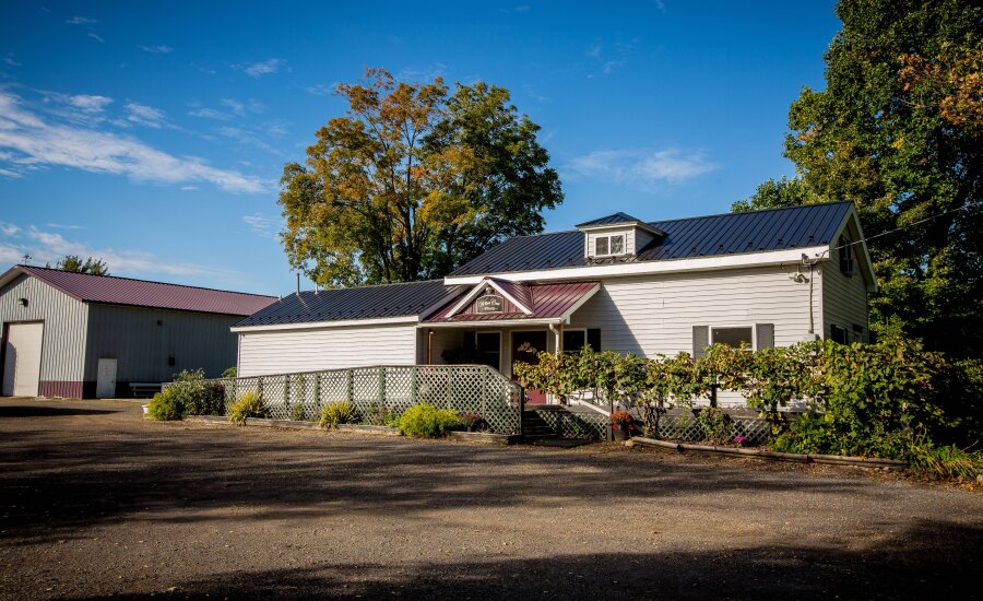 Willow Creek Winery - Exterior
