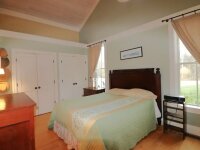 The Plum Bush Apartment bedroom