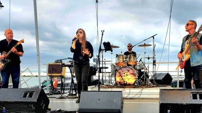 Ion Sky performing