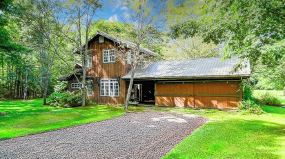Chautauqua Farmhouse Retreat exterior