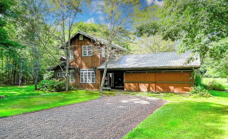 Chautauqua Farmhouse Retreat exterior
