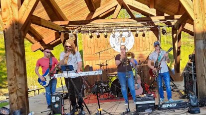 Porcelain Busdrivers at Bemus Point Golf Club and Tap House