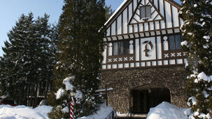 Inn-at-PeeknPeak-LR